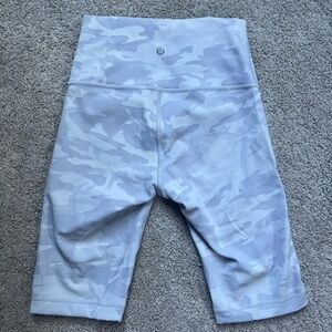 Lululemon Wunder Under Ribbed Camo Short 10”